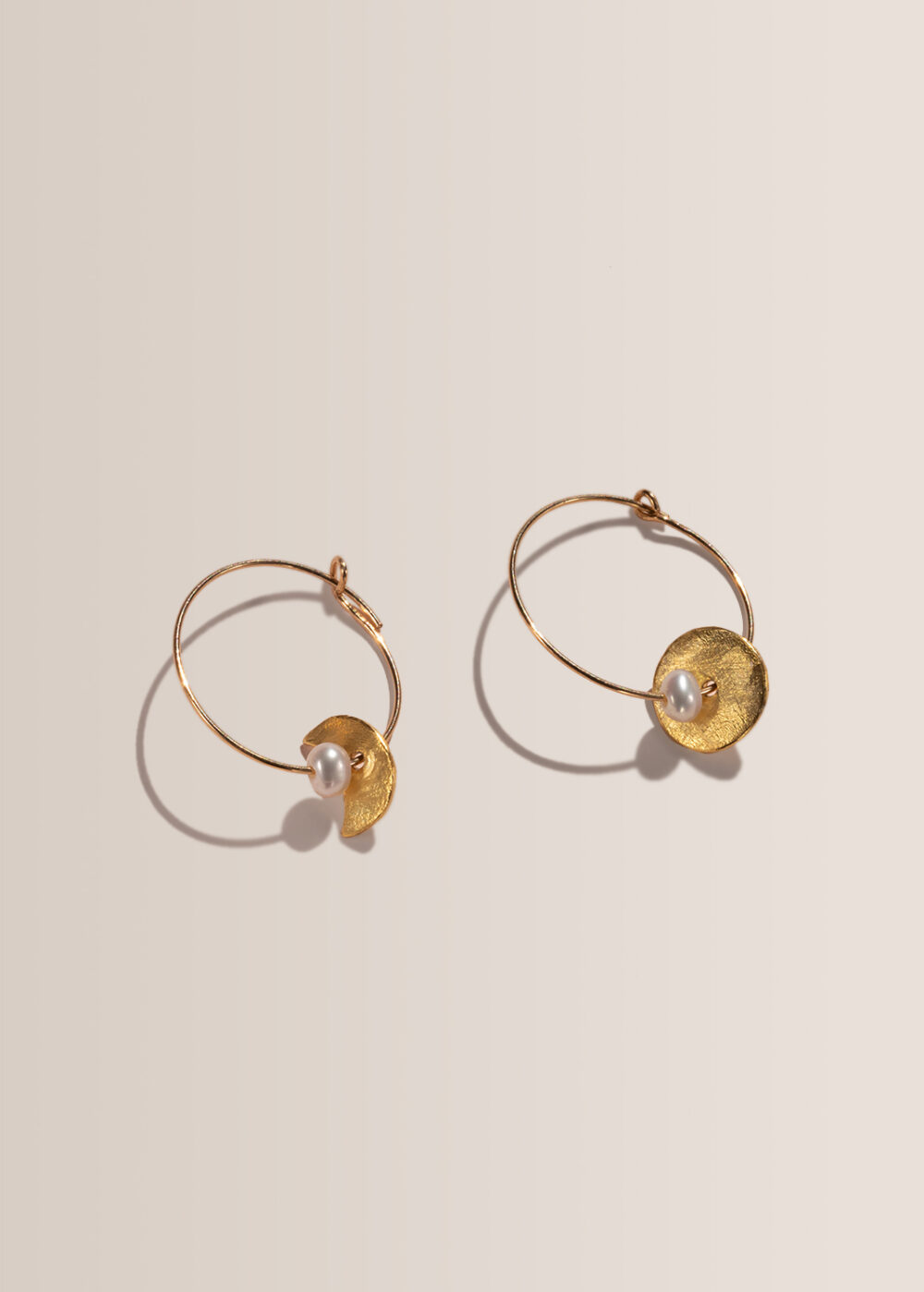 Selini-Sonne-Mond-Creolen-gold-Perlen