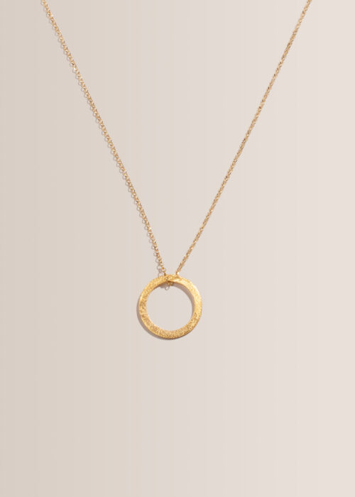 Cira-Halskette-Kreisanhaenger-gold