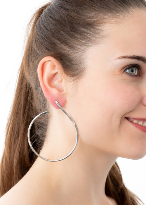 Elea-Ohrringe-silber-Hoops-Statements-Model