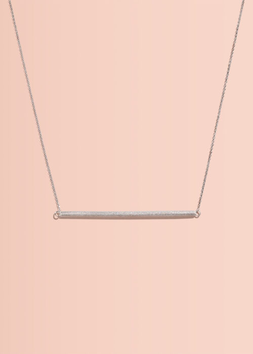 Linia-Halskette-L-Stab-horizontal-silber