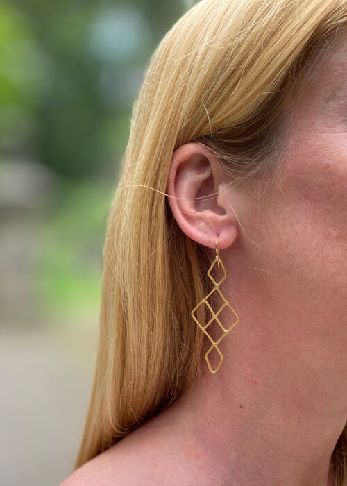 Rhea-Ohrringe-gold-Model
