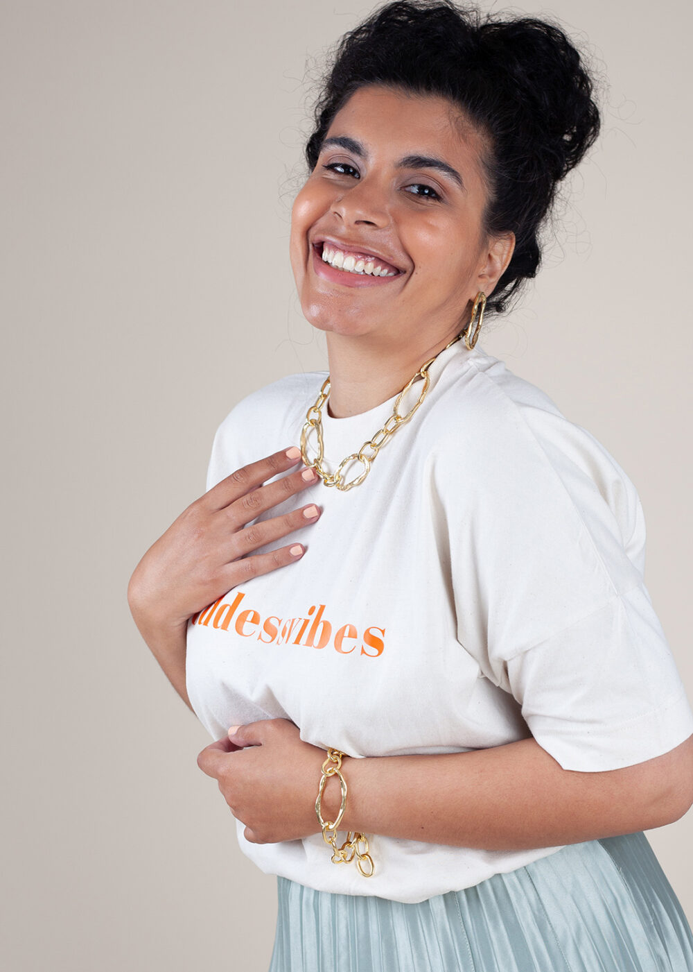 Nika-halskette-gold-model