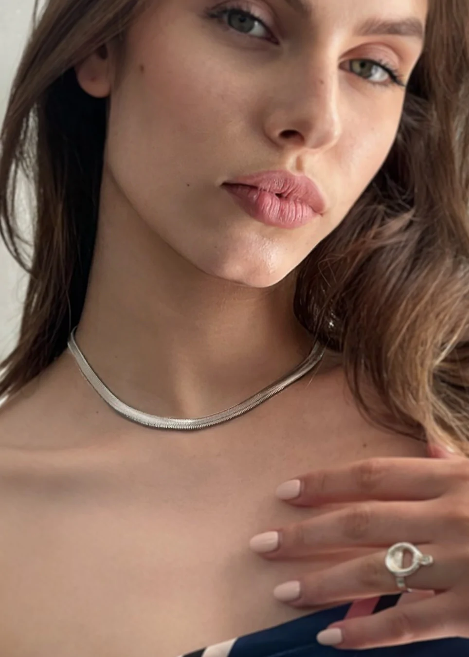 Mia-Halskette-Silber-Model