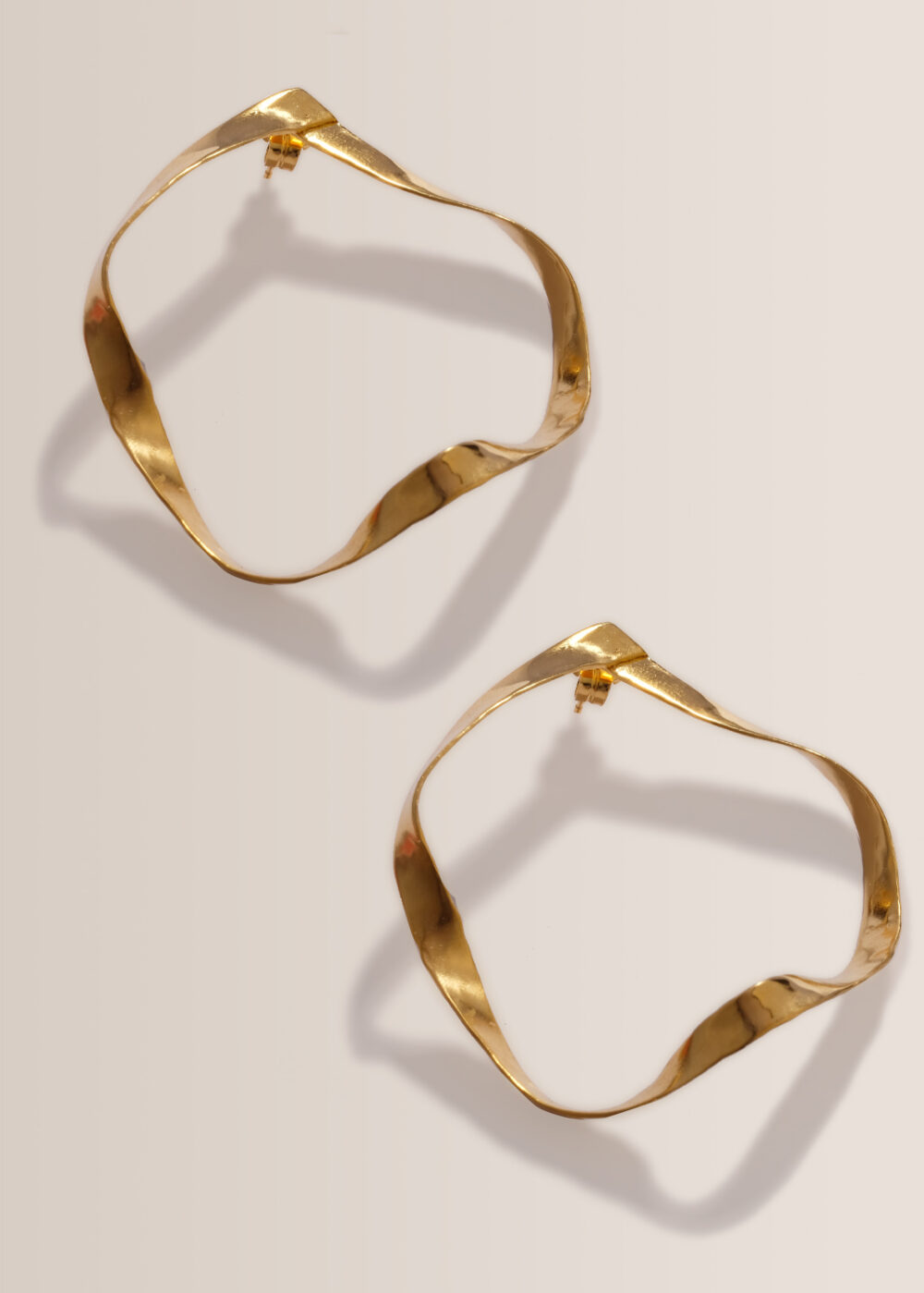 Jane-Statement-Ohrrige-Oval-gold